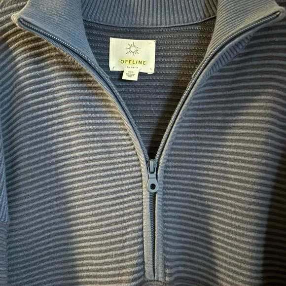 Offline by Aerie 1/4 zip sweatshirt - Picture 3 of 5